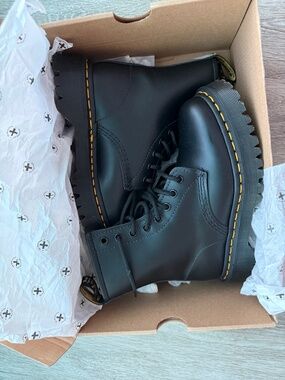 Dr. Martens- Tried on only